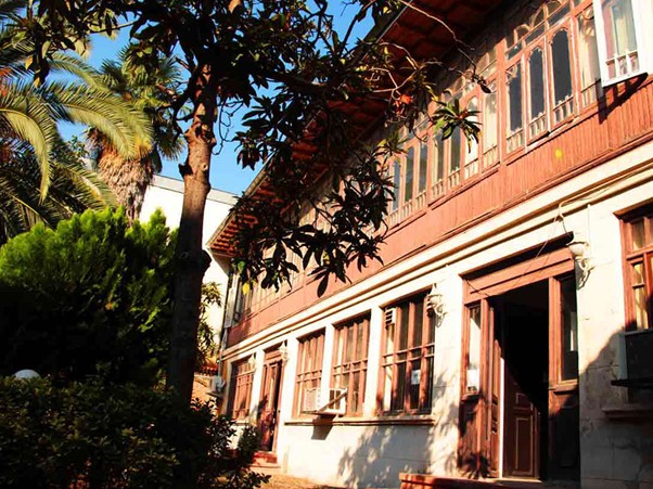 خانه قدیری رشت با معماری کلاسیک