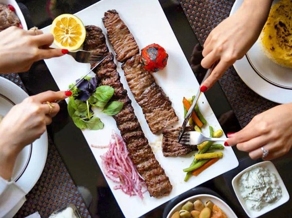 رستوران رازقی با سه شعبه فعال در گلسار رشت
