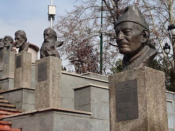 سردیس مشاهیر در پارک ملت تهران