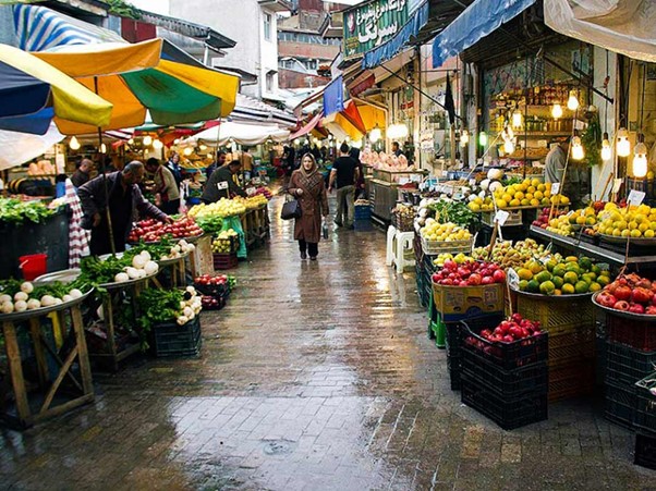 تنوع بالای محصولات در بازار محلی رشت