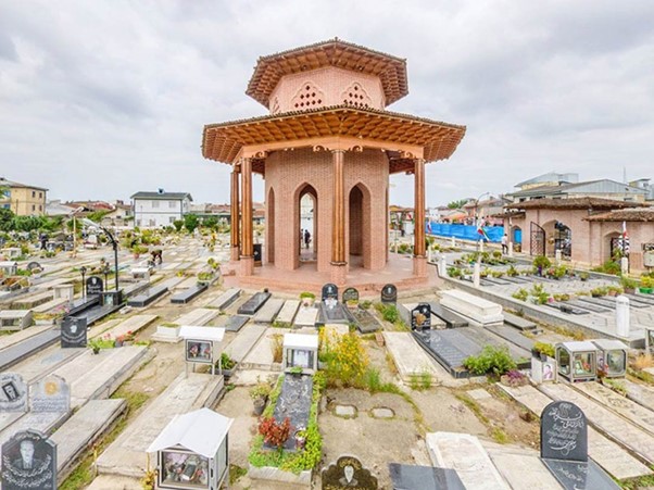 آرامگاه میرزا کوچک خان جنگلی با معماری بی‌نظیر