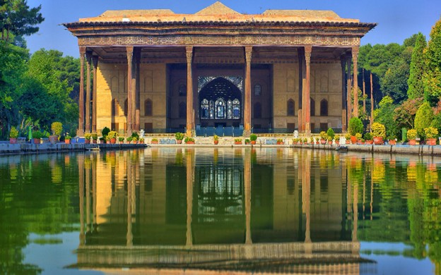 همه چیز در مورد چهل ستون