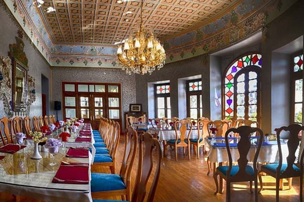 کافه رستوران عمارت شاپوری