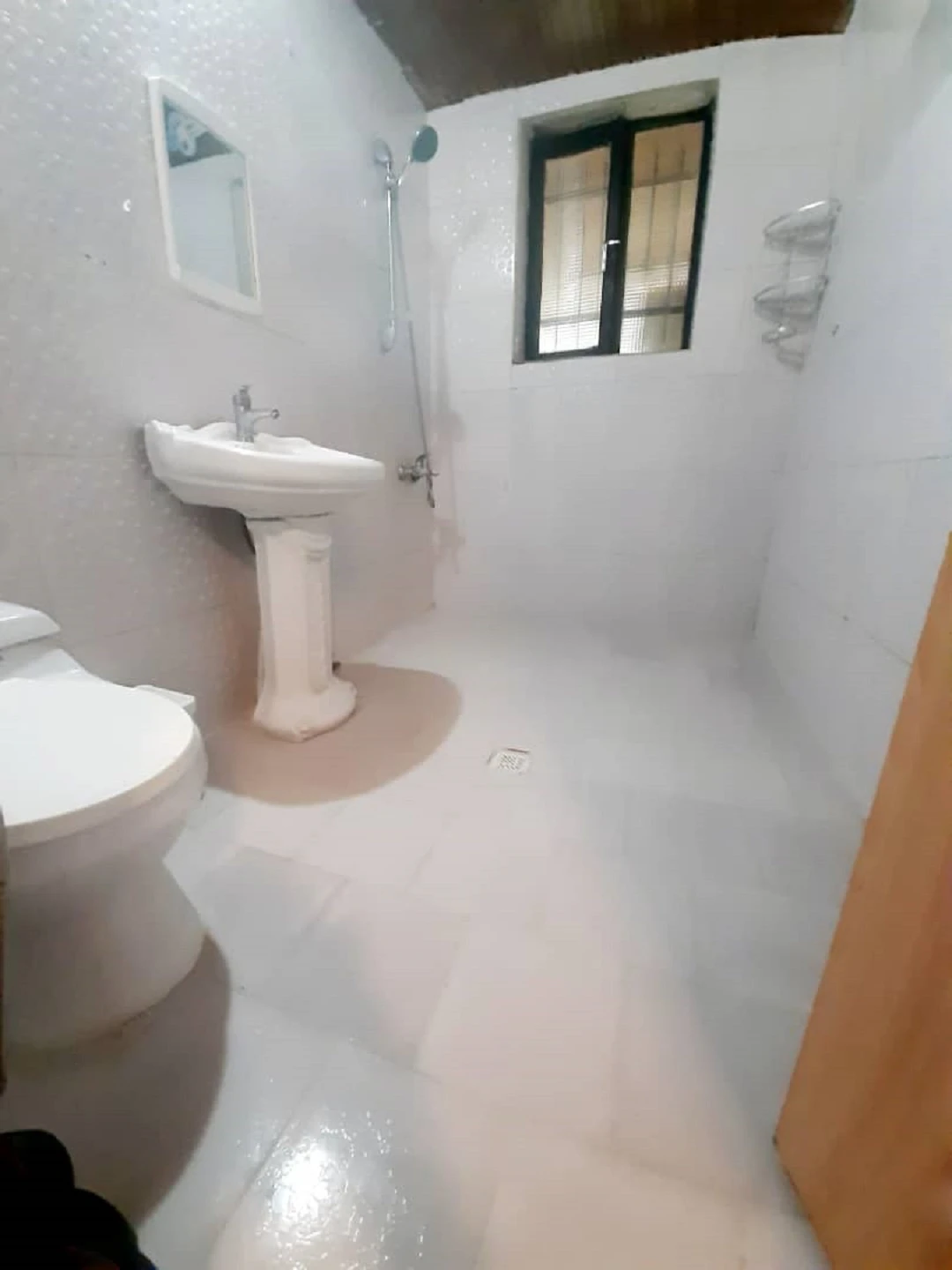 ویلای سه خوابه ساحلی چوبین رامسر