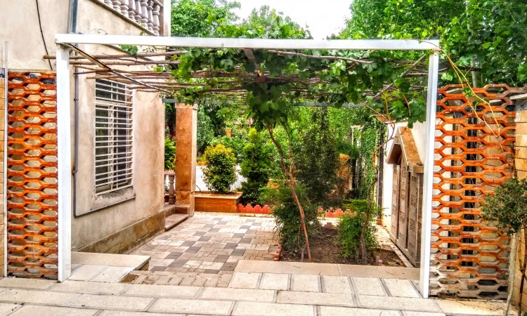 ویلا استخردار حیاط دار کردان