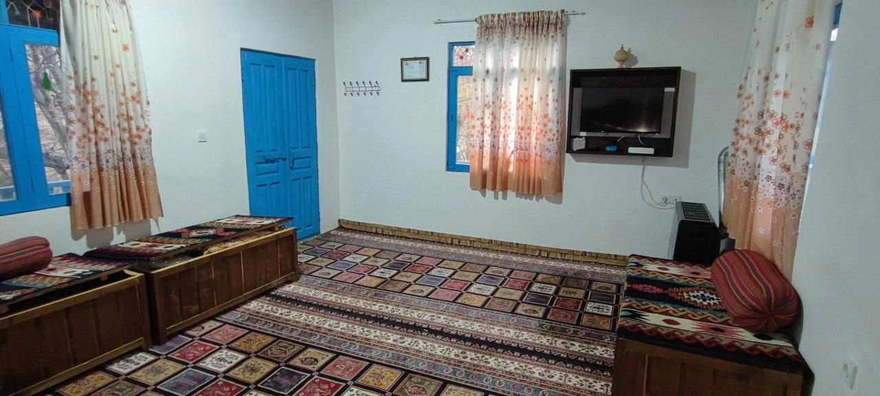 اقامتگاه نرگس نگین ایلیا مرزن آباد