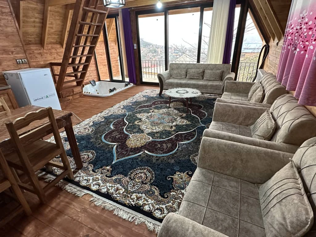 کلبه سوئیسی الماس 1 شیرگاه