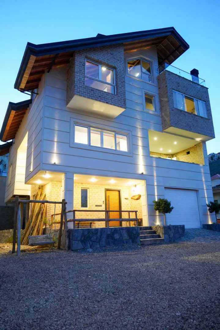 ویلا استخردار عمارت کوهستانی کلاردشت