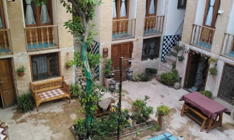 اقامتگاه آنا شیراز (یک تخته ویژه)