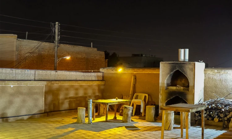 خانم تاج نوش آباد (اتاق گندم)