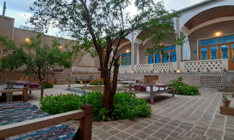 سرای آقا محمد( پونه 4 تخته)