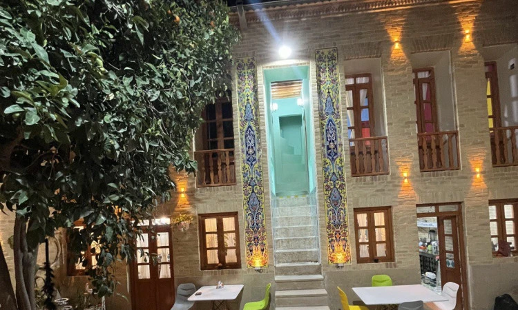 آیدا بانو (اتاق زرد)