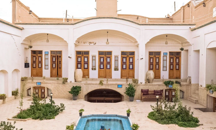 تقی خان (اتاق گوشه)