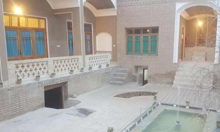 سرای آقا محمد( پونه 4 تخته)