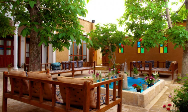 اقامتگاه نی چشمه شیراز (اتاق صندوق خانه)