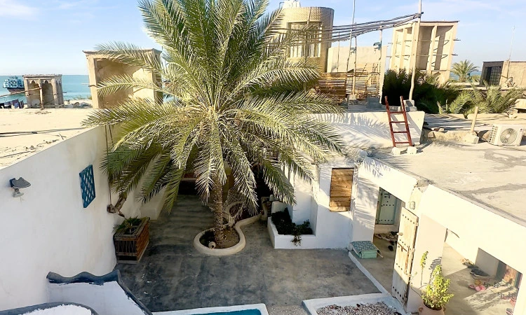 بوم گردی خانه هارمونی قشم (اتاق دنیا)