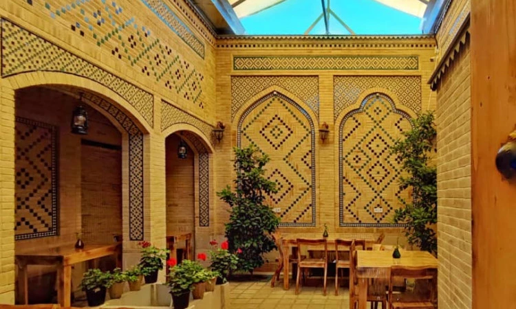 اقامتگاه عطاالدوله شیراز (اتاق 201)