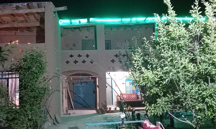 اقامتگاه بابا اکبر باخرز