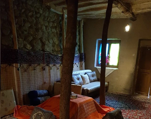 اقامتگاه خونَمون چناران (واحد دنج)