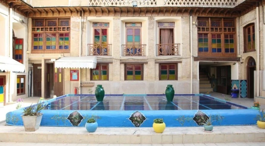 اقامتگاه سنتی نیایش سوته دلان شیراز ( واحد 19 )