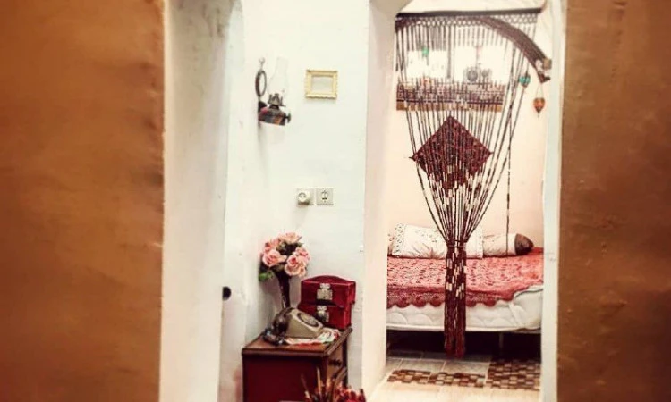 بوم گردی سرای مهر گرد مهریز