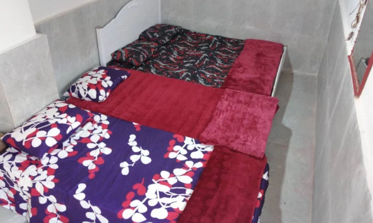 بوم گردی دنج هرمز (اتاق نگین خلیج فارس)
