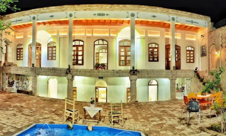 اقامتگاه سنتی عمارت ضیغمی سبزوار ( واحد پوران دخت )