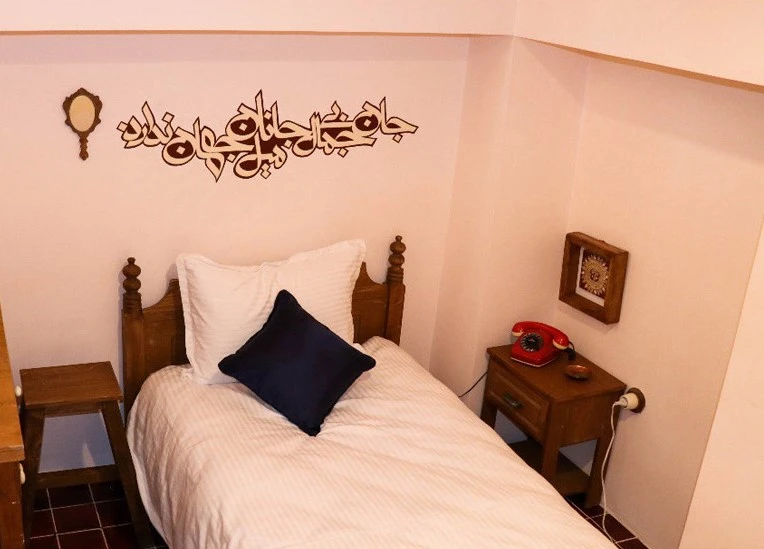 اقامتگاه بوتیک هتل راوی شیراز ( اتاق ۱ تخته سلما طبقه دوم)