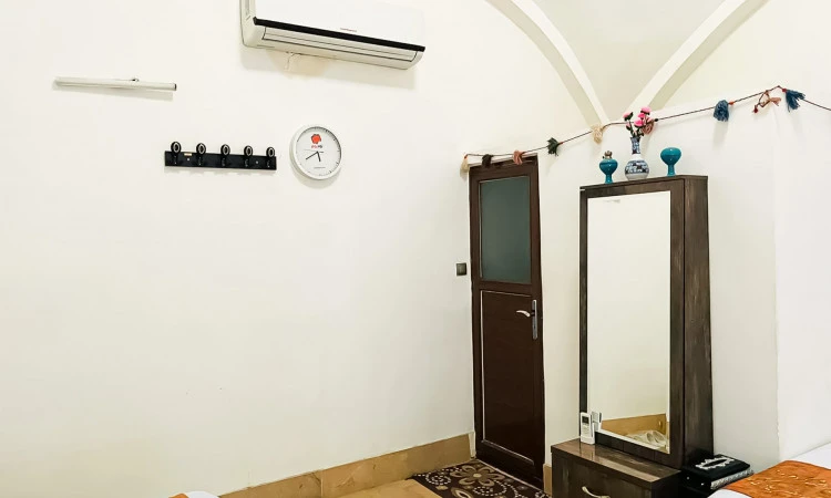 بوم گردی نقره یزد(اتاق پنج نفره)