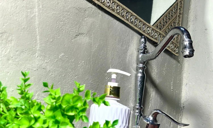 بوم گردی خانه هارمونی قشم (اتاق دنیا)