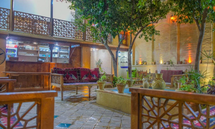 اقامتگاه تابش شیراز (اتاق جهان نما)
