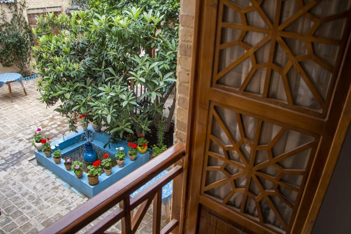 اقامتگاه عمارت قوام الملک شیراز ( واحد آرامش )