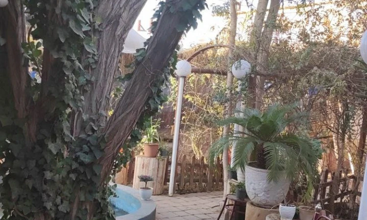 اقامتگاه سنتی شهر پر ستاره زرند (اتاق 1)