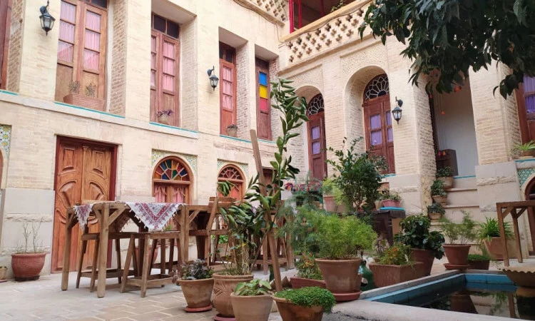 اقامتگاه لوتوس شیراز (3 تخته)