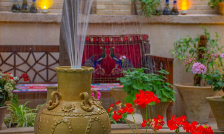 اقامتگاه تابش شیراز (اتاق جهان نما)