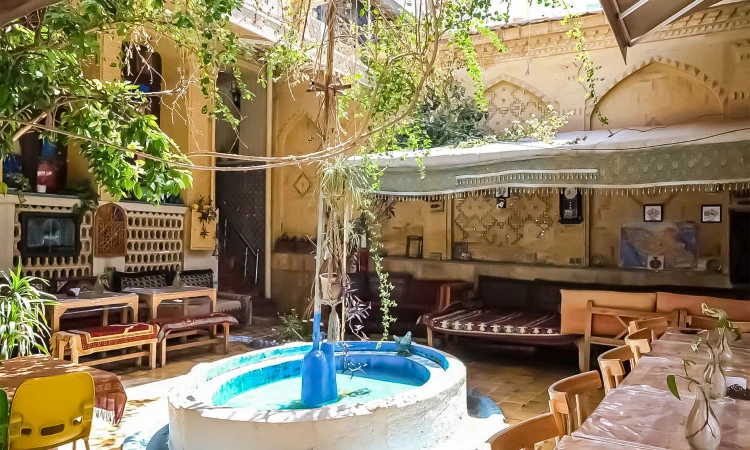 اقامتگاه گلشن اطلسی شیراز (4 تخته سینگل)