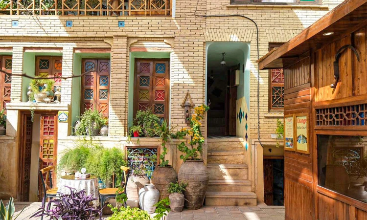 اقامتگاه سهراب شیراز (اتاق ابتهاج - 3 تخته)