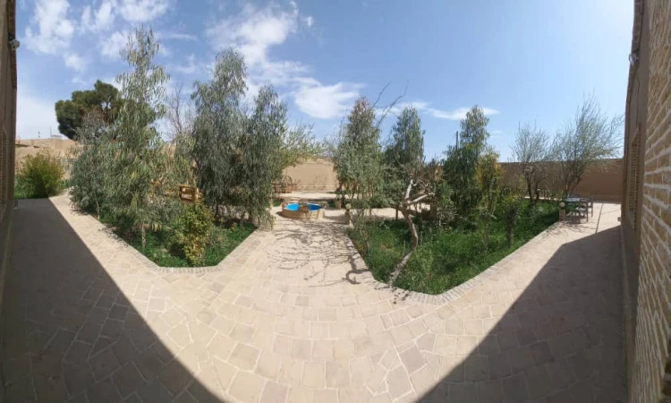 اقامتگاه شمیرون نشتیفان (خانه قنادی)