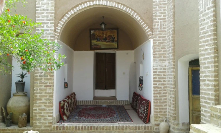 اقامتگاه آصف مزار بجستان ( 10 متری )