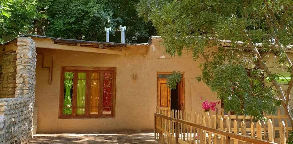 اقامتگاه خونَمون چناران (واحد دنج)